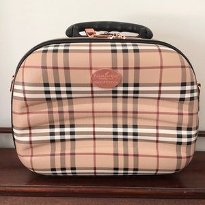 Brand New Hard-case Beauty Bag Traveling C…